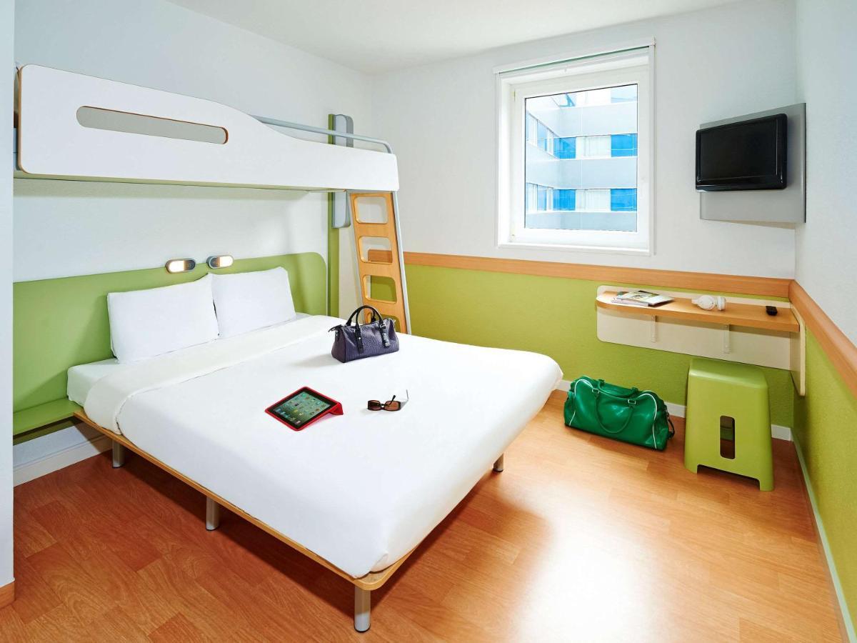 Hotel Ibis Budget Lyon Sud Saint-Fons A7 Exteriör bild