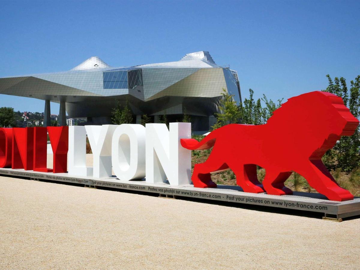 Hotel Ibis Budget Lyon Sud Saint-Fons A7 Exteriör bild