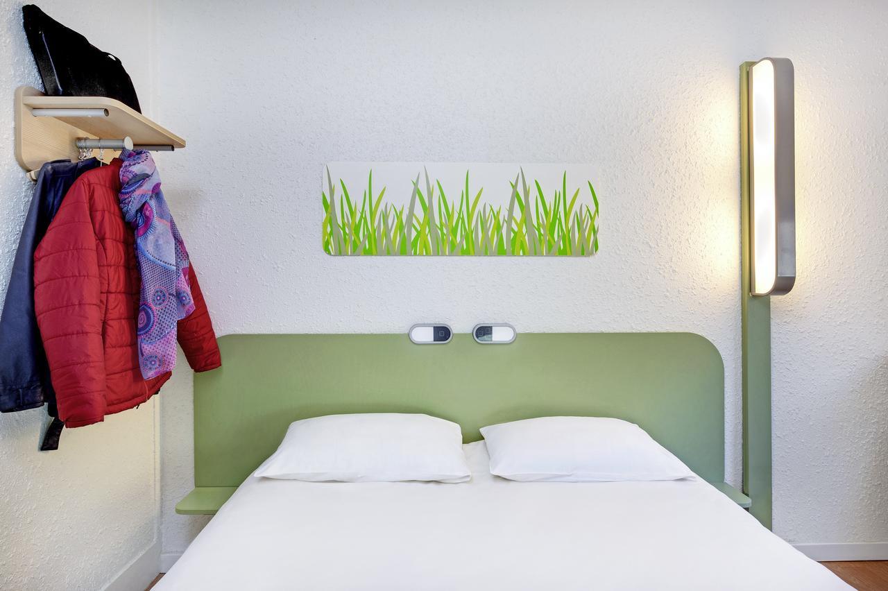 Hotel Ibis Budget Lyon Sud Saint-Fons A7 Exteriör bild