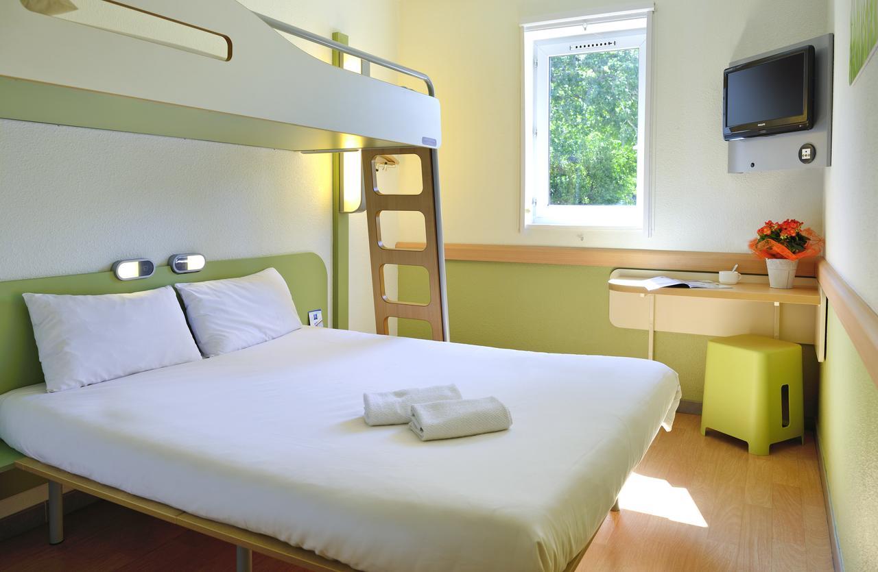 Hotel Ibis Budget Lyon Sud Saint-Fons A7 Exteriör bild