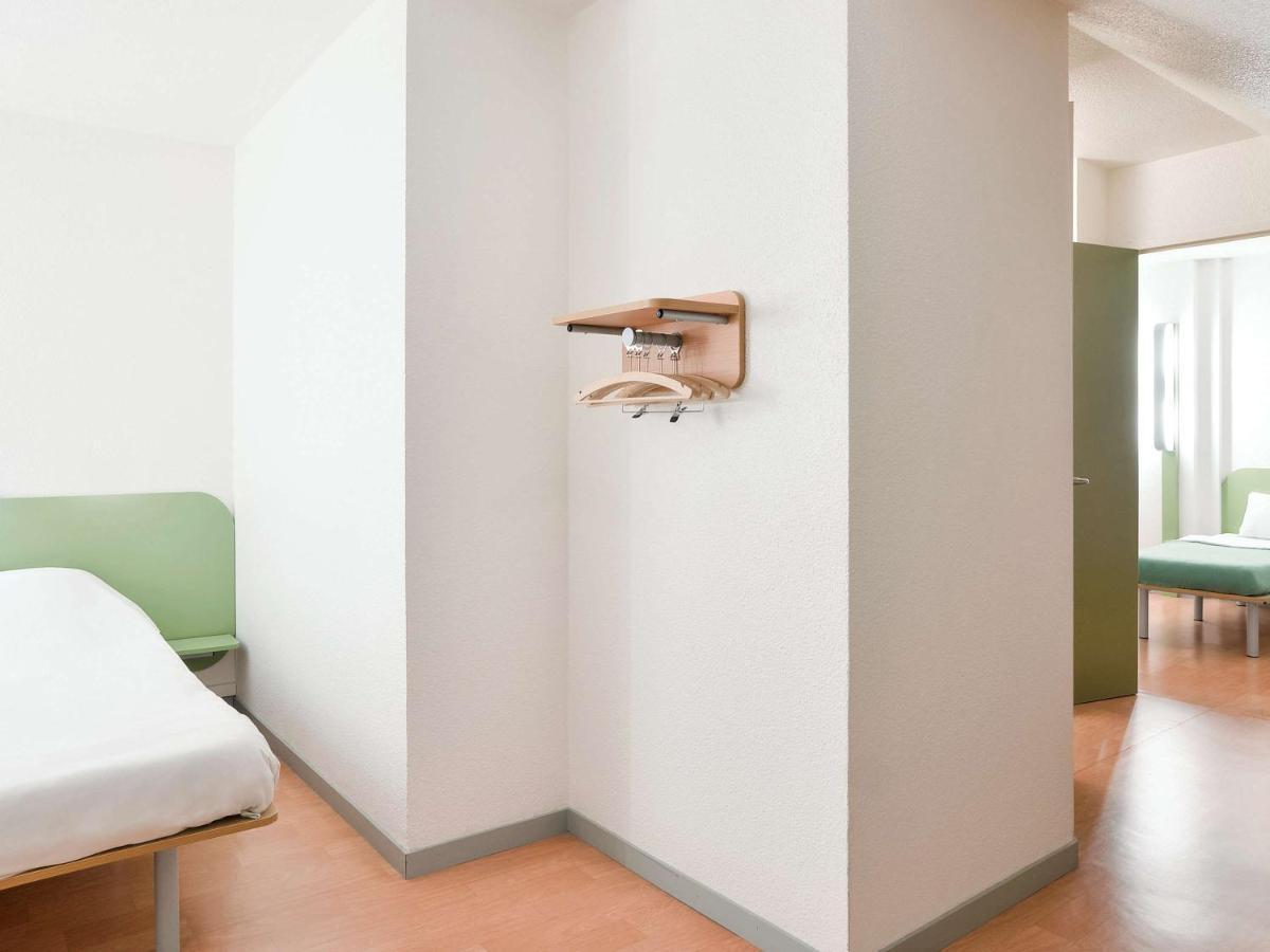 Hotel Ibis Budget Lyon Sud Saint-Fons A7 Exteriör bild